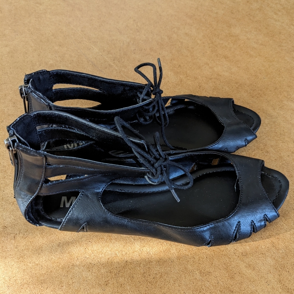 MIA sandals